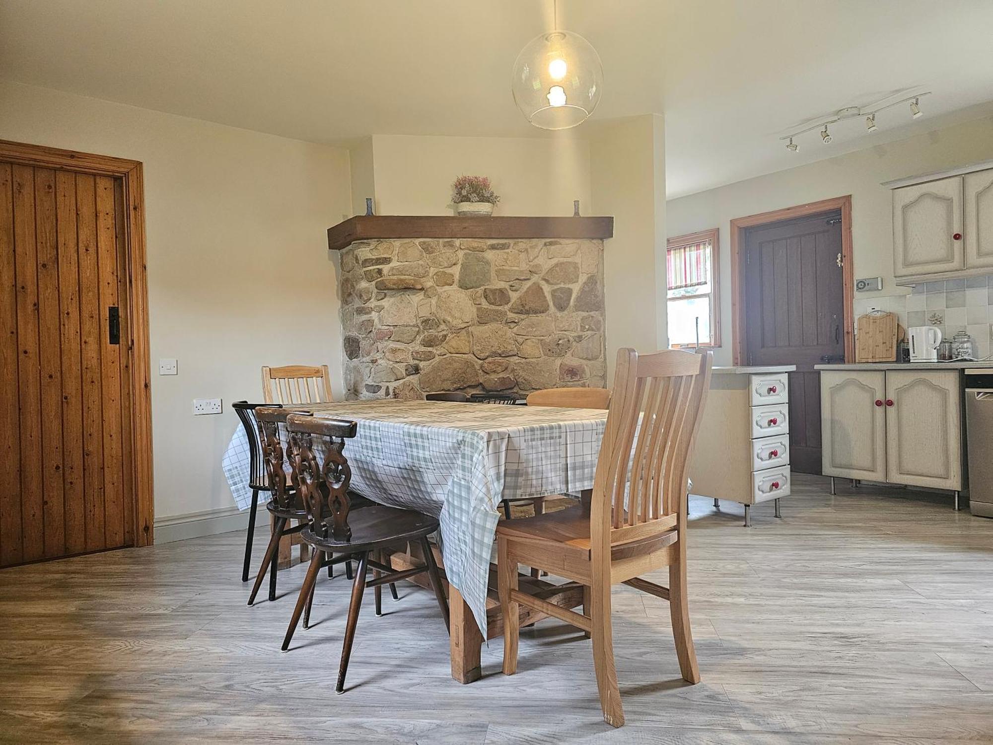 Longford Holiday Red Rose Self Catering Cottage Exterior photo